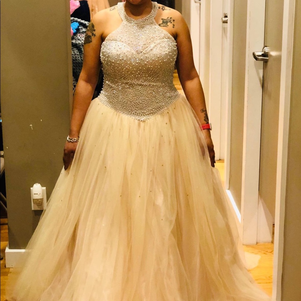 Haltered Champagne color gown w/corset back
